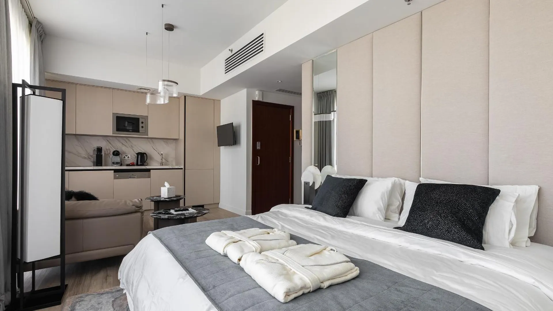 Luxury Studio Near Burj Khalifa 1208 Apartment Dubai